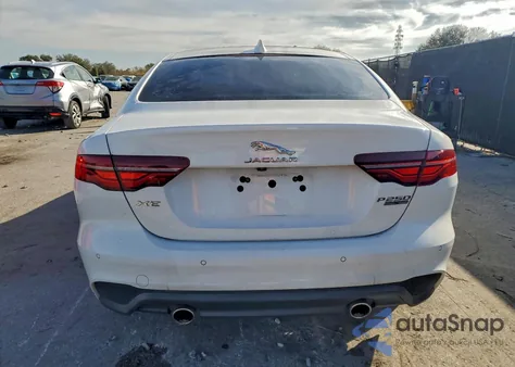 2020 Jaguar Xe S z USA, uszkodzony, nr VIN SAJAE4FX2LCP61571